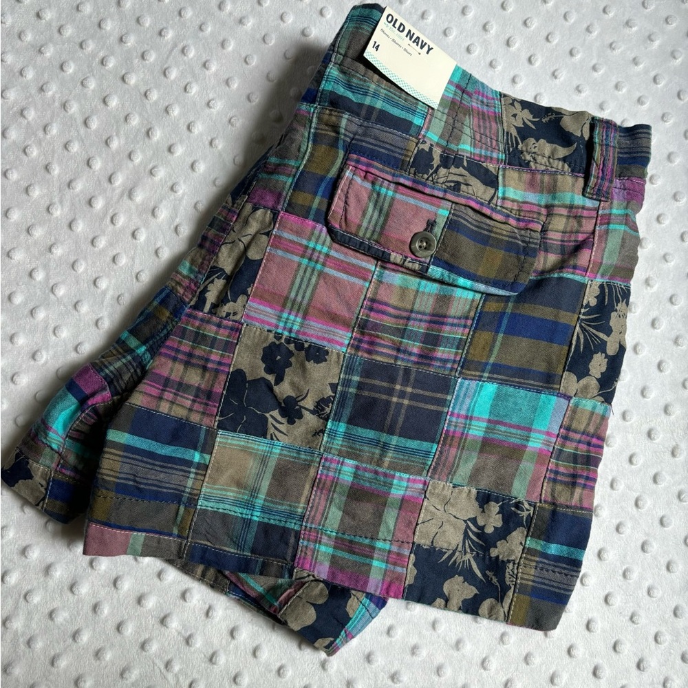 Woman’s Size 14 Shorts - Picture 2 of 2